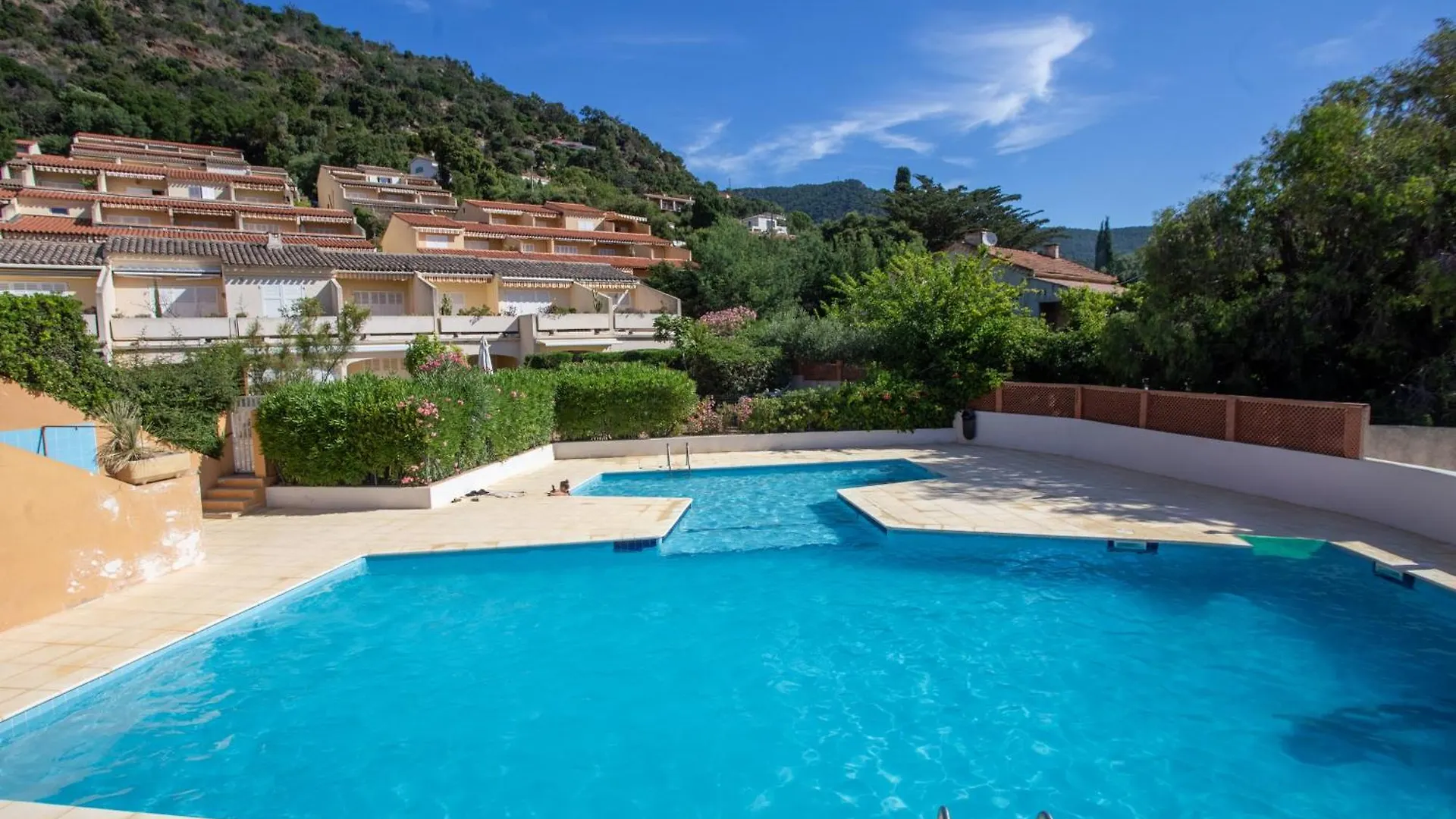 Smartstay Sun - 100 M De La Plage contacts