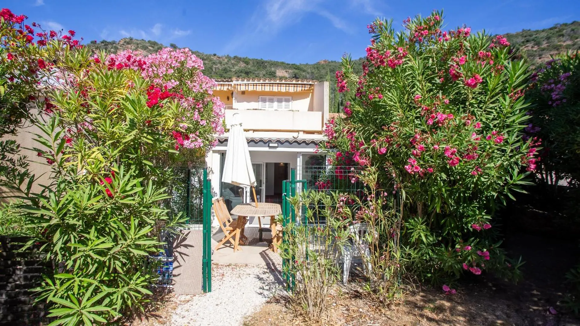 Smartstay Sun - 100 M De La Plage Le Lavandou France